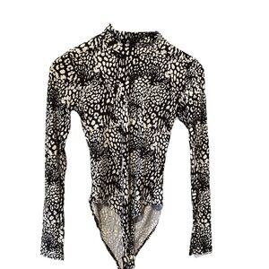 Forever 21 Black and White Patterned Top